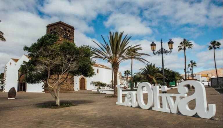 El PP de La Oliva pone en tela de juicio los contratos adjudicados a Rosa Fernández, exalcaldesa del municipio