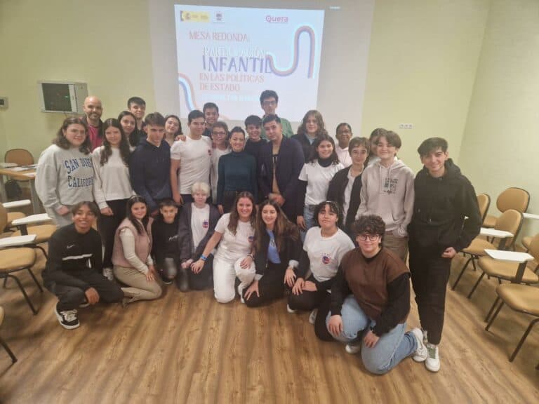 Una joven del municipio de Puerto del Rosario se reúne con la Ministra de Infancia y Juventud, Sira Rego