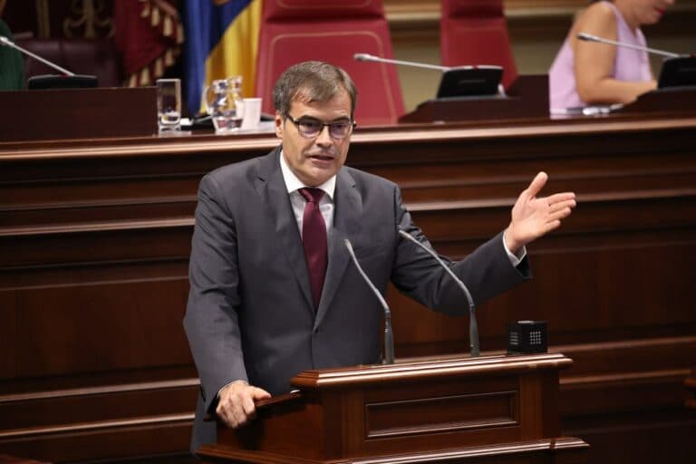 Fernando Enseñat: “Debemos trabajar todos juntos para que cuando un majorero abra el grifo tenga la certeza de que saldrá agua”