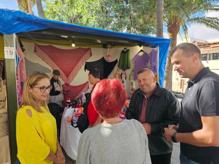 Comienza el Encuentro y Venta de Artesanía por Navidad en Antigua