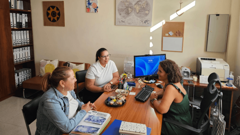 Pájara traslada a la directora insular de Educación las necesidades de la comunidad educativa del IES Jandía