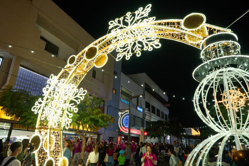 Puerto del Rosario da la bienvenida a la Navidad con un encendido lleno de magia, música y tradición