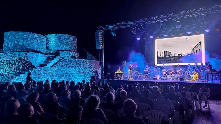 Tabajoste emociona con su homenaje a Unamuno en una noche histórica