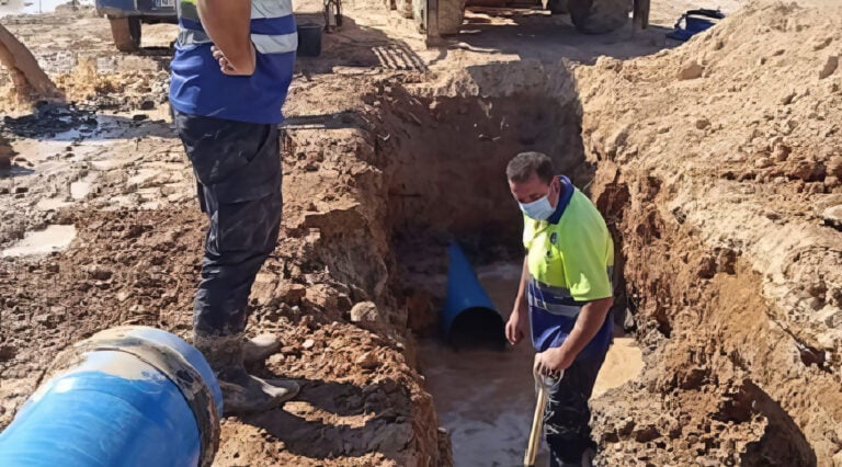 Más de 150 cubas y una nueva conducción: respuesta del CAAF ante la crisis de agua en Ampuyenta