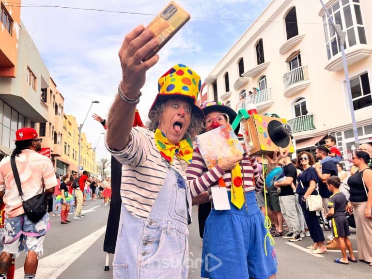 Gran Tarajal se llena de risas: éxito en el XIV Festival Internacional de Payasos Tran Tran