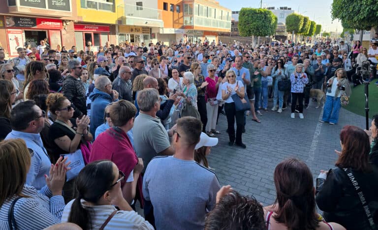 Hartazgo e indignación en Corralejo: «¡Basta ya! ¡Más seguridad!»