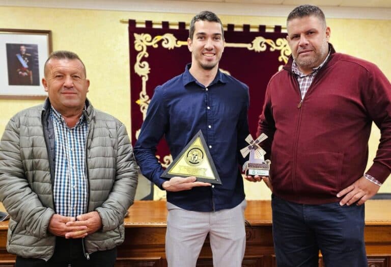 José Sánchez, campeón del mundo DEKA, pone en alto el nombre de Antigua