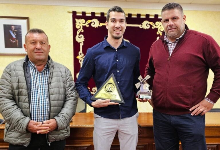 José Sánchez, campeón del mundo DEKA, pone en alto el nombre de Antigua