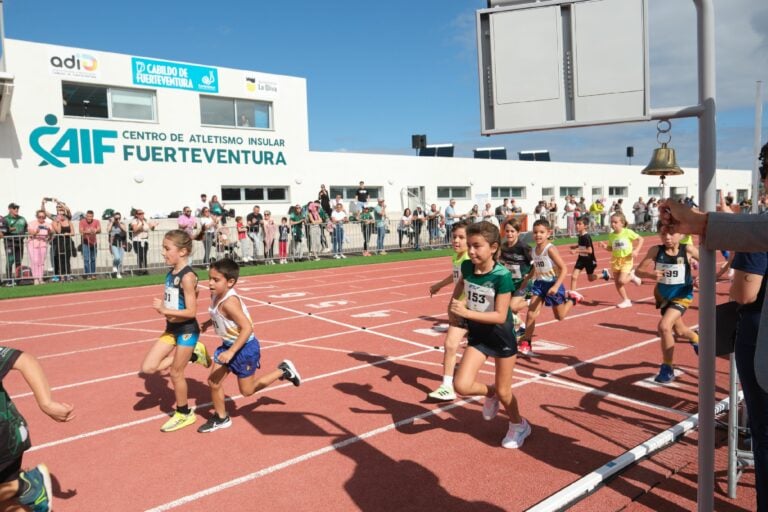 Inaugurado el Centro de Atletismo Insular de Fuerteventura con un homenaje a figuras del deporte majorero