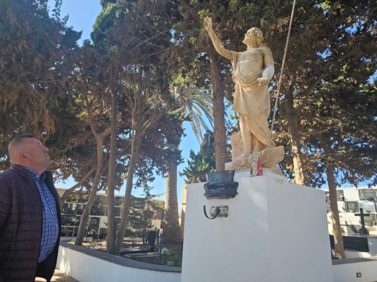 Antigua recupera el Cementerio y su Cristo Resucitado
