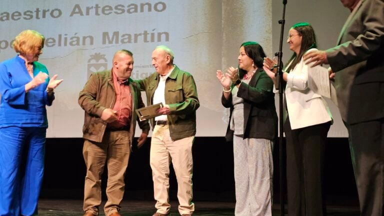 Emotivo homenaje al maestro artesano Pepe Melián en Antigua