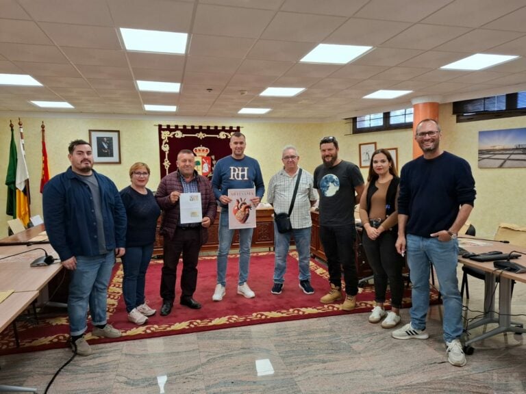 Un corazón de barro, cuerda y madera anunciará la Feria Insular de Artesanía Fuerteventura 2025