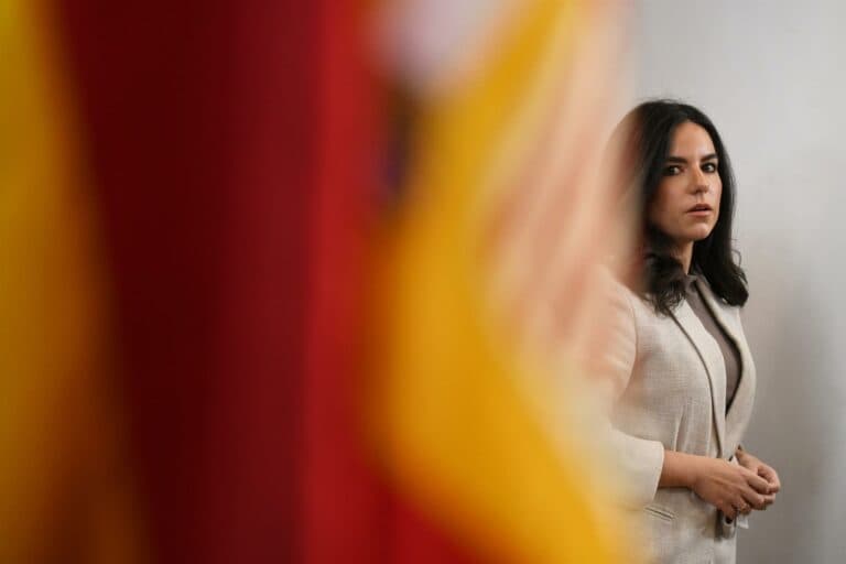 Vox tilda de “irresponsabilidad absoluta” el acuerdo con Junts sobre menores migrantes y exige:»Deben ser repatriados»