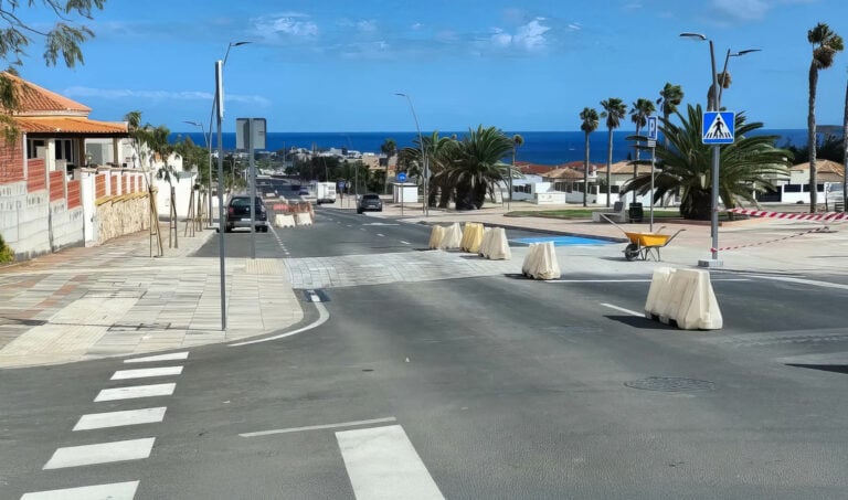 Juan Cabrera: «Estoy súper contento de ver cómo están quedando las obras del anillo de Caleta de Fuste»