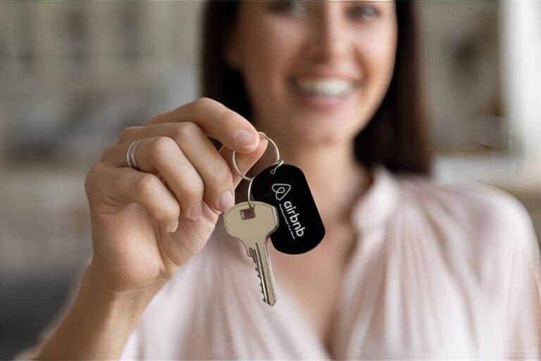 El TSJC reconoce el alquiler vacacional como actividad económica y obliga a Hacienda a devolver una liquidación del IRPF