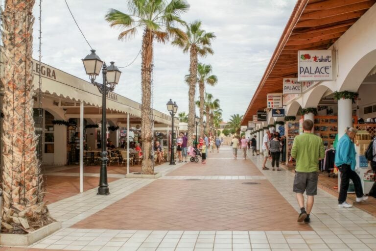 Antigua afirma que la mejora de la seguridad es fruto de la coordinación institucional y del compromiso del sector turístico