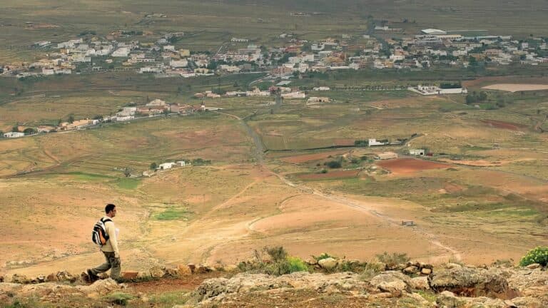 Tensión en el Parlamento de Canarias por la declaración de un parque natural en Fuerteventura