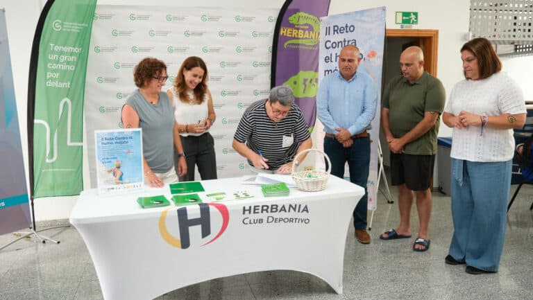 Fuerteventura se suma al segundo reto ‘Contra el Humo, Mójate’ de la Asociación Española Contra el Cáncer