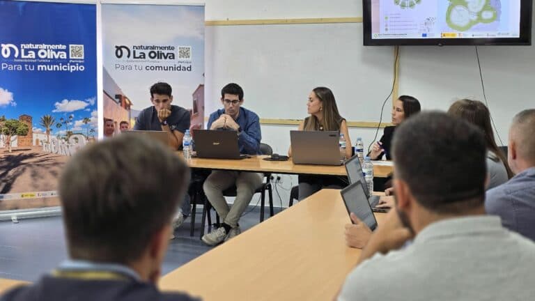 La Oliva impulsa un plan técnico para transformar sus zonas verdes con especies autóctonas y criterios climáticos