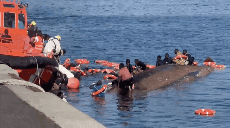 Siete fallecidos en el vuelco de un cayuco a punto de desembarcar en El Hierro