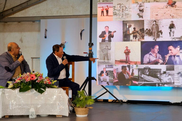 Juan Peña emociona en el pregón inaugural de las Fiestas de Triquivijate