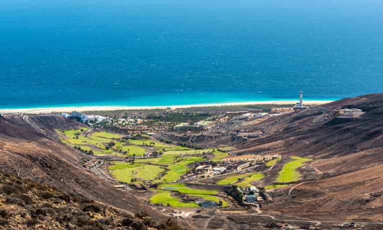 Canarias presenta su Plan Destino 2025-2027: turismo más sostenible, digital y responsable
