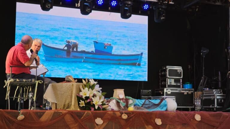 Jacinto Pérez abre las fiestas de Pozo Negro con un pregón marinero cargado de familia e historia