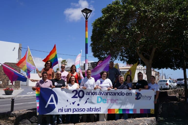 La Oliva celebra el Orgullo LGTBIQ+ en Villaverde con un gesto simbólico de inclusión y respeto