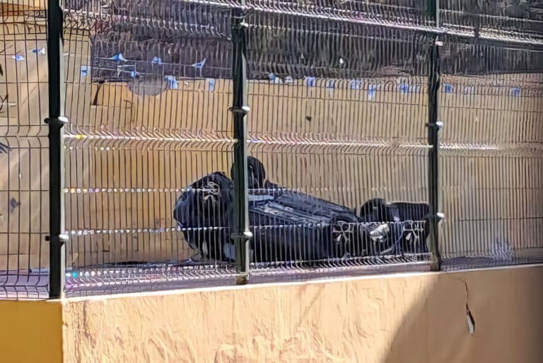 Una mujer herida tras caer con su vehículo por un desnivel en Morro Jable