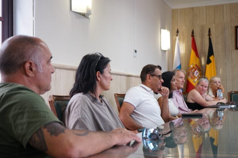 Consenso para la Ordenanza Pública Municipal con los comercios de Corralejo
