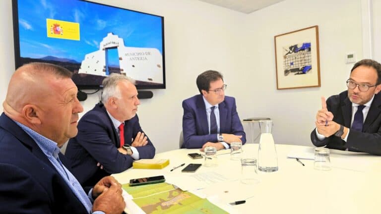 El Gobierno de España media y logra un acuerdo para reubicar la antena de telecomunicaciones en Antigua