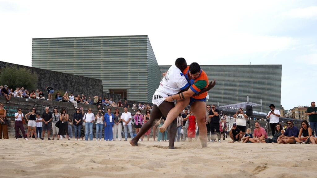 «La Lucha» conquista San Sebastián en una exhibición histórica durante el Festival de Cine