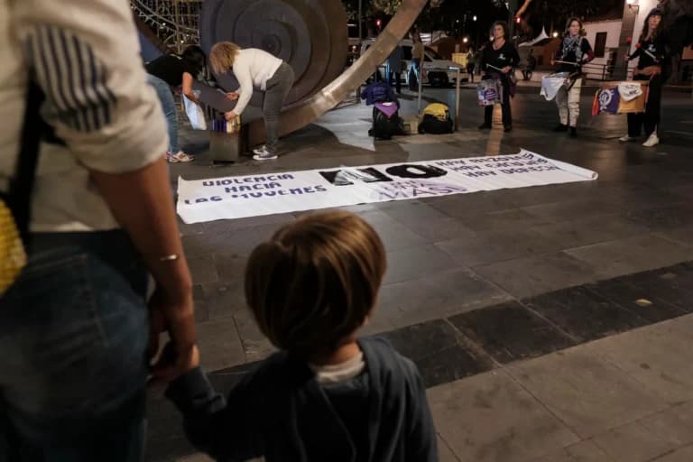 Canarias registra 6.734 mujeres bajo seguimiento policial por violencia de género: así es su perfil por edad y provincia