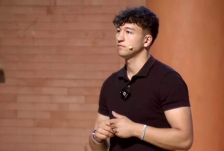 Daniel Antoñanzas comparte en Fuerteventura “El TDAH que nadie te contó”