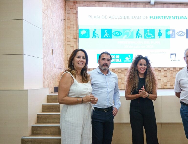 El Cabildo apoya la Ley de Accesibilidad y pide financiación para cumplirla en la isla