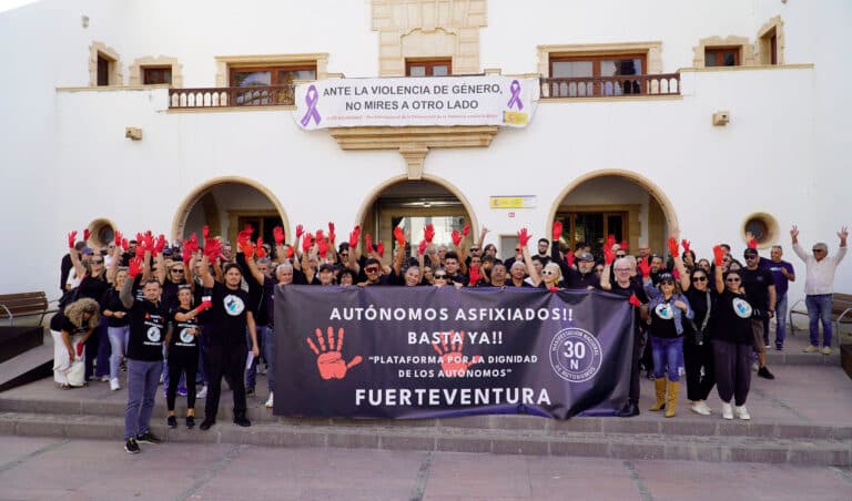 Autónomos majoreros alzan la voz en Puerto del Rosario: “Nos sentimos solos, maltratados y sin los mismos derechos”