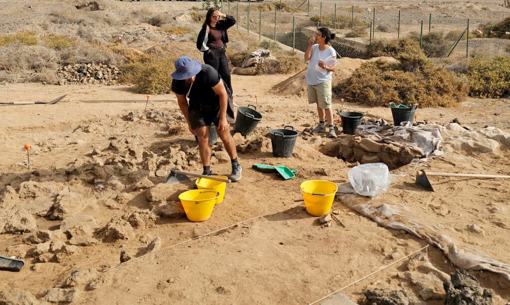 El Yacimiento Arqueológico de Pozo Negro revela vestigios de un puerto clave para las primeras civilizaciones en Fuerteventura