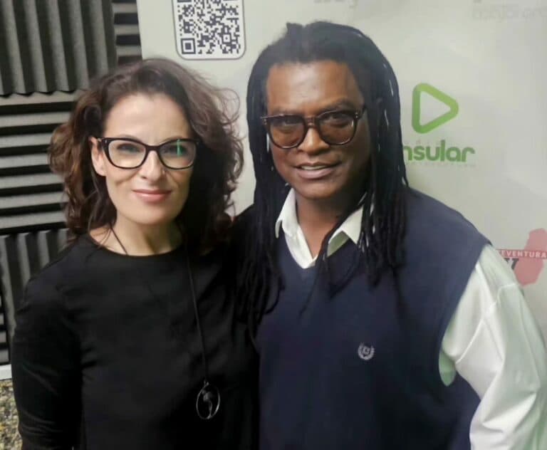 Mayito Rivera, exvocalista de Los Van Van, habla con Pilar López de su concierto en el Festival Son de Aquí y Allá