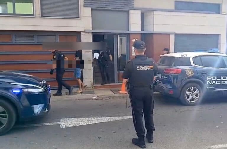 La Policía Nacional desmantela un punto de venta de drogas en la zona alta de El Charco