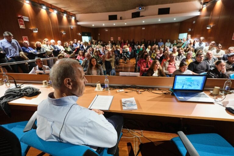 «La gente de mi barrio», la nueva obra de Gregorio Fulgencio, un homenaje la memoria viva de El Charco