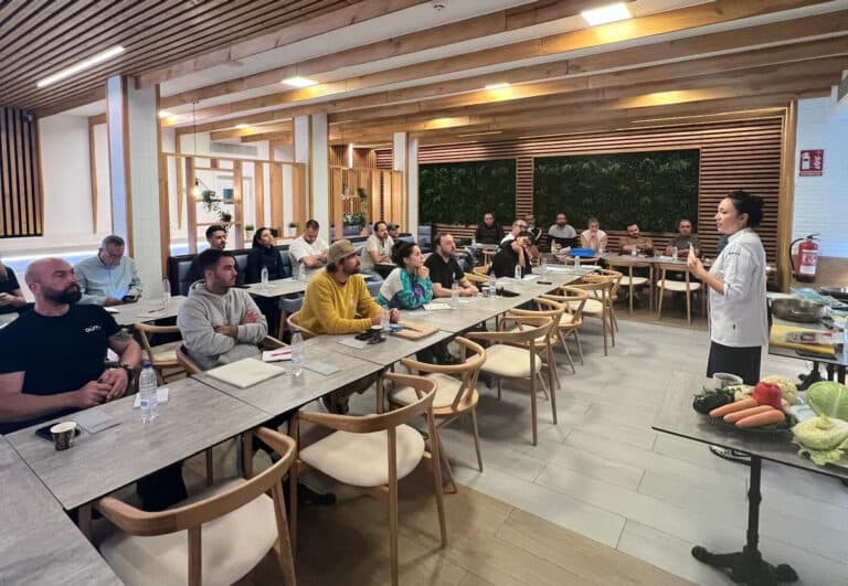 Fuertegourmet trae a Fuerteventura a la chef Naumi Uemura para una formación exclusiva en fermentados