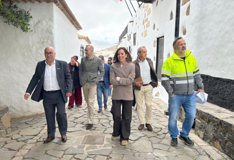 Canarias firma el primer convenio de España para proteger los Pueblos Más Bonitos y reforzar el turismo rural