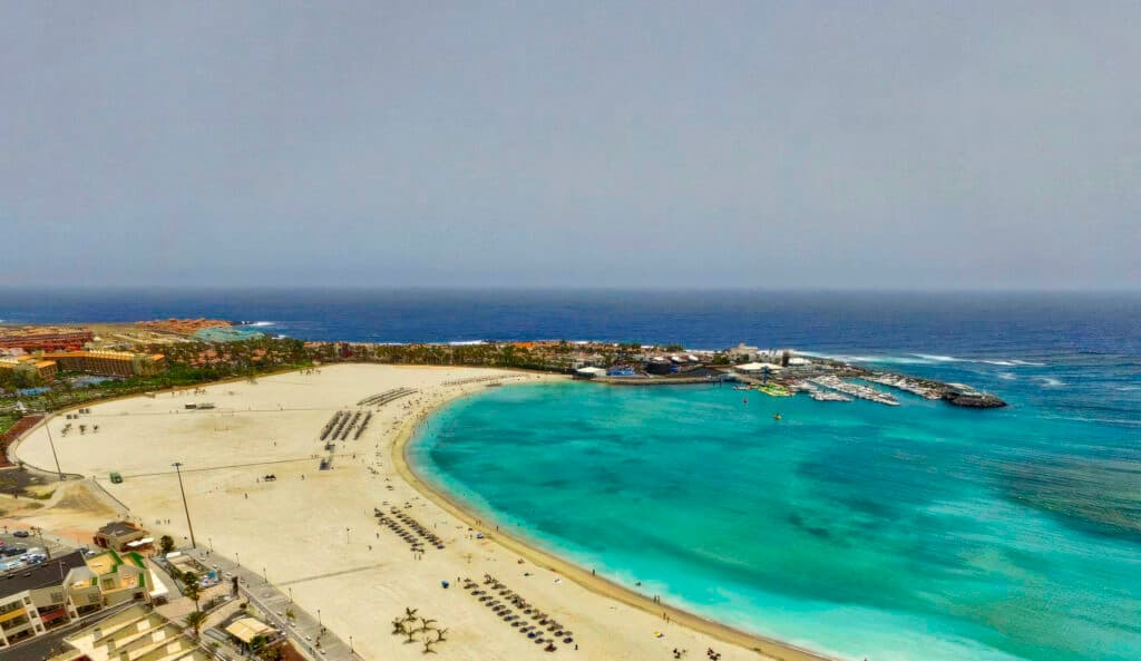 El II Plan de Modernización de Caleta de Fuste genera 4,5 millones de euros para el Ayuntamiento de Antigua en 2025