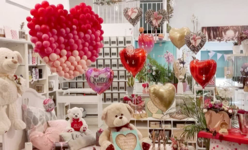 Antigua anuncia el Concurso de Escaparates de San Valentín 2026