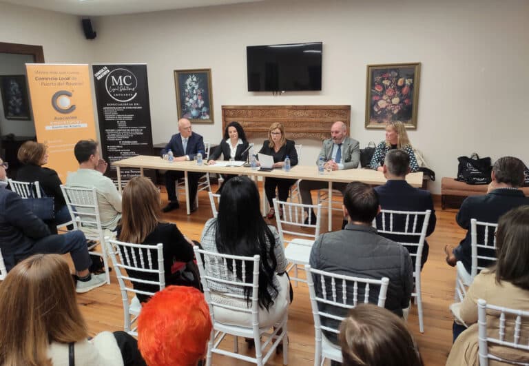 La Asociación de Empresarios de Puerto del Rosario reúne a más de 40 participantes en la firma del acuerdo con MC Legal Solutions