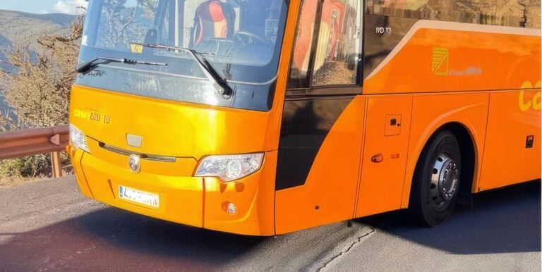 Guaguas escolares «sin frenos”: trabajadores de ALSA denuncian jornadas de esclavitud e inseguridad en el transporte