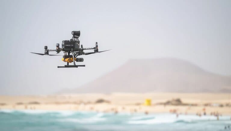 Drones refuerzan la seguridad en las playas de La Oliva con más de mil vuelos