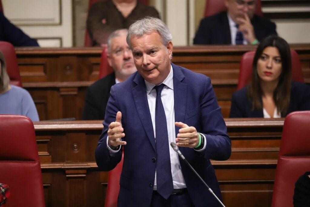 El Parlamento de Canarias rechaza la propuesta socialista para un plan de transformación económica