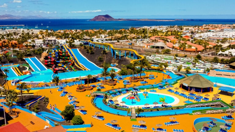 Acua Water Park Corralejo reabre sus puertas y da inicio a una nueva temporada de ocio en Fuerteventura