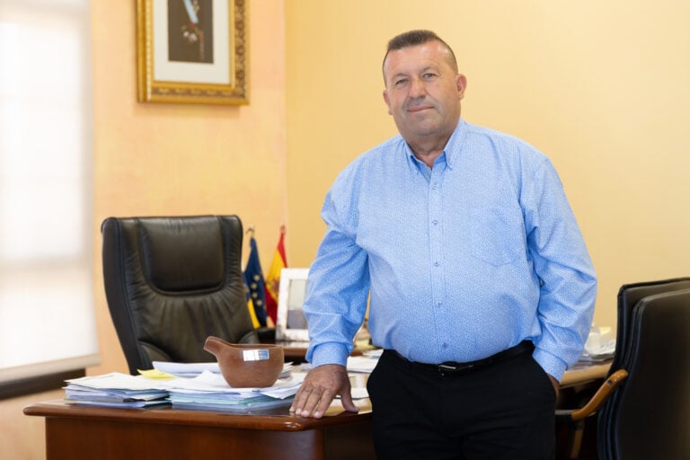 Antigua aprueba el mayor presupuesto de su historia con 21,7 millones sin subir impuestos